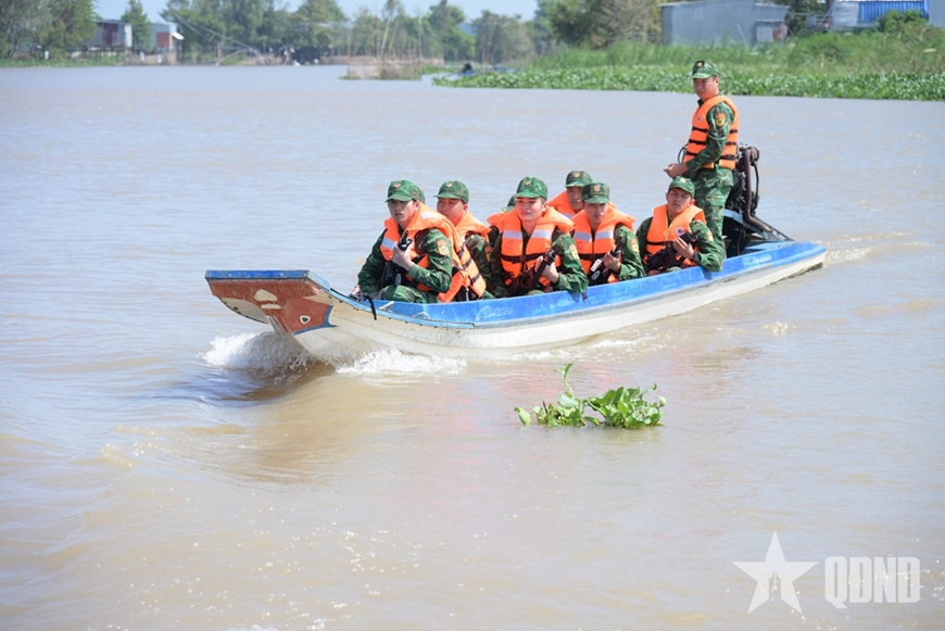 Bộ Quốc phòng trả lời về hiện đại hóa Bộ đội Biên phòng và giao thông khu vực biên giới tỉnh An Giang